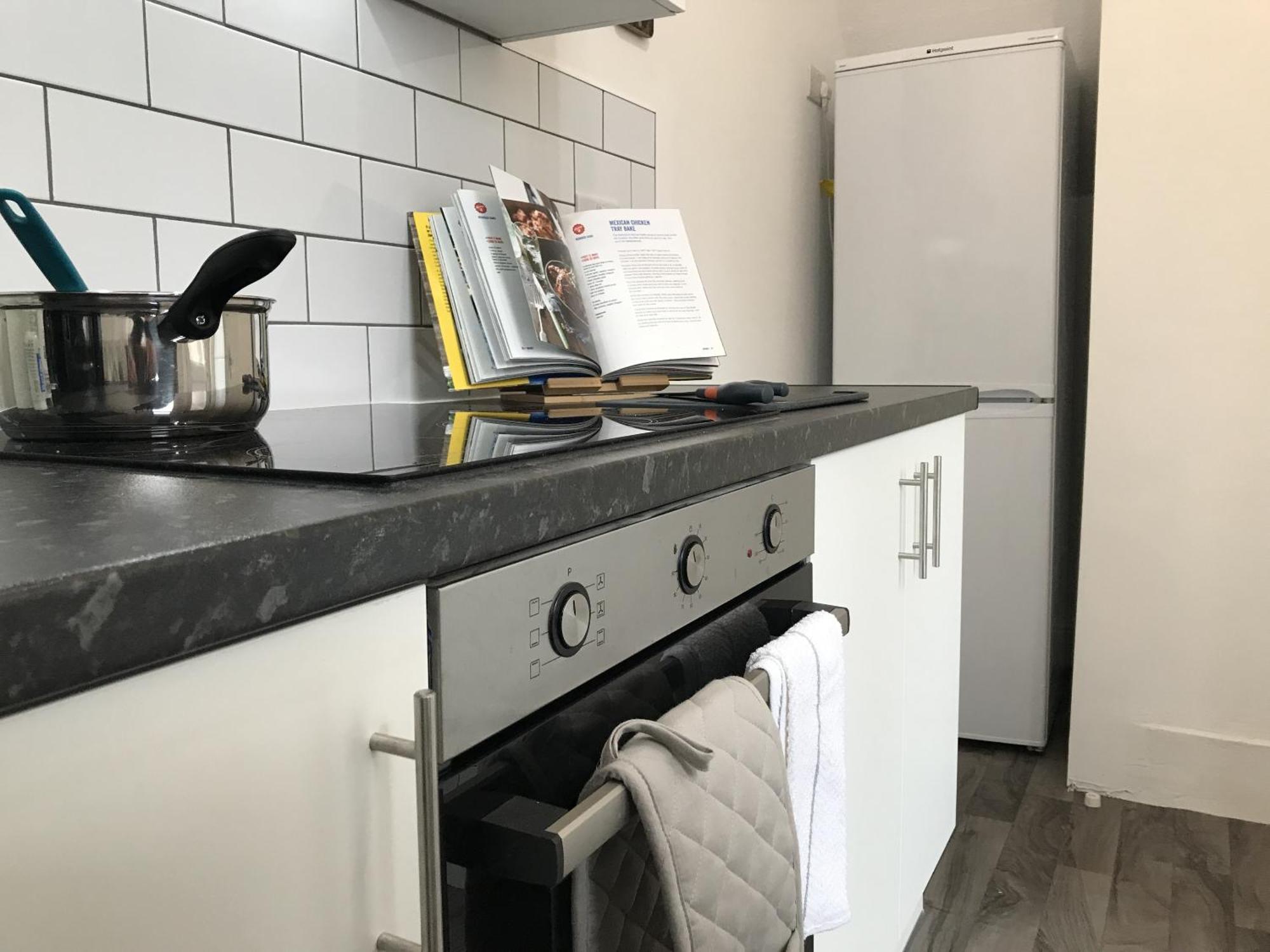 Bright Spacious 3-Bed With Office & Patio, Preston بريستون المظهر الخارجي الصورة