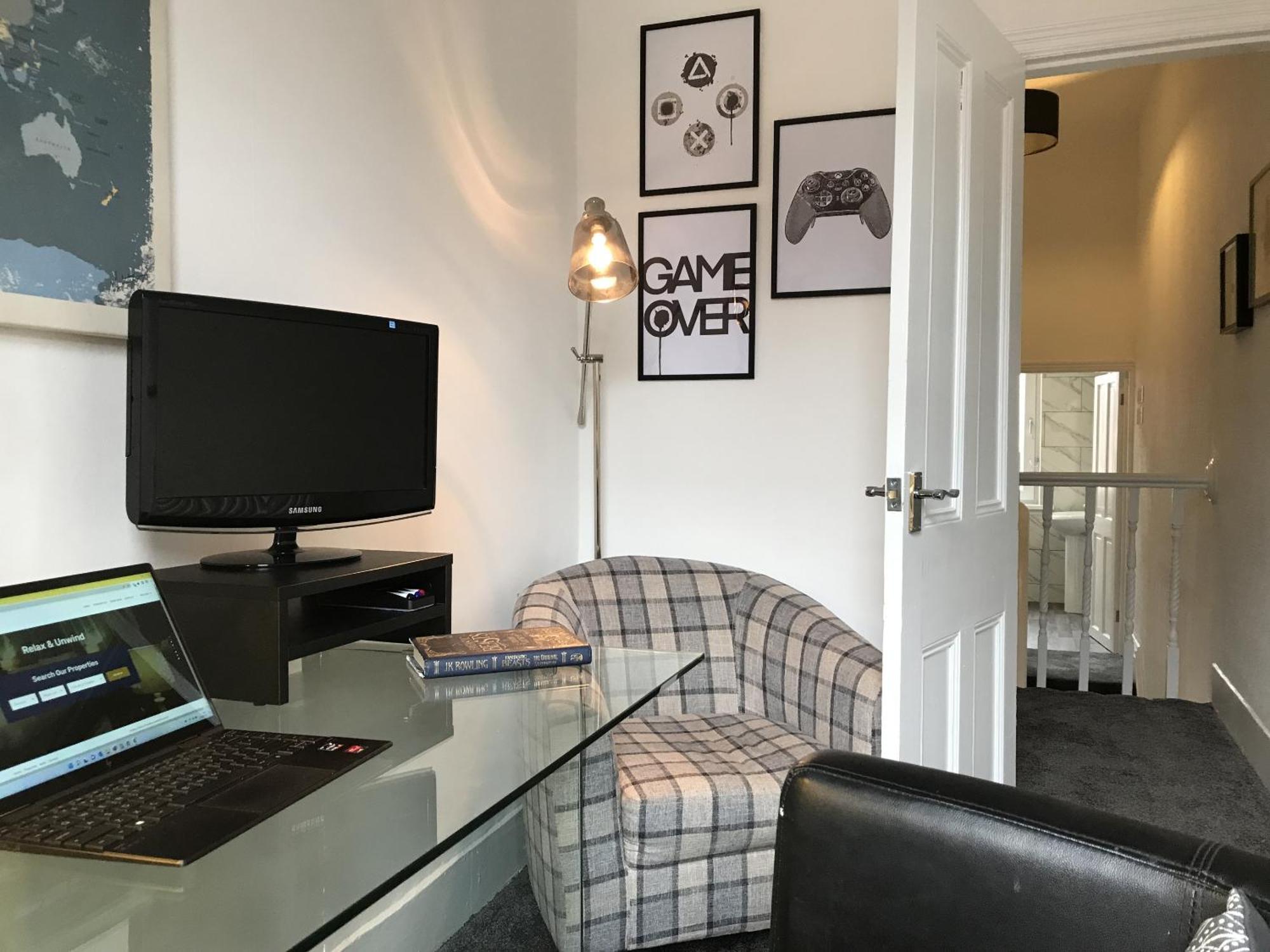 Bright Spacious 3-Bed With Office & Patio, Preston بريستون المظهر الخارجي الصورة