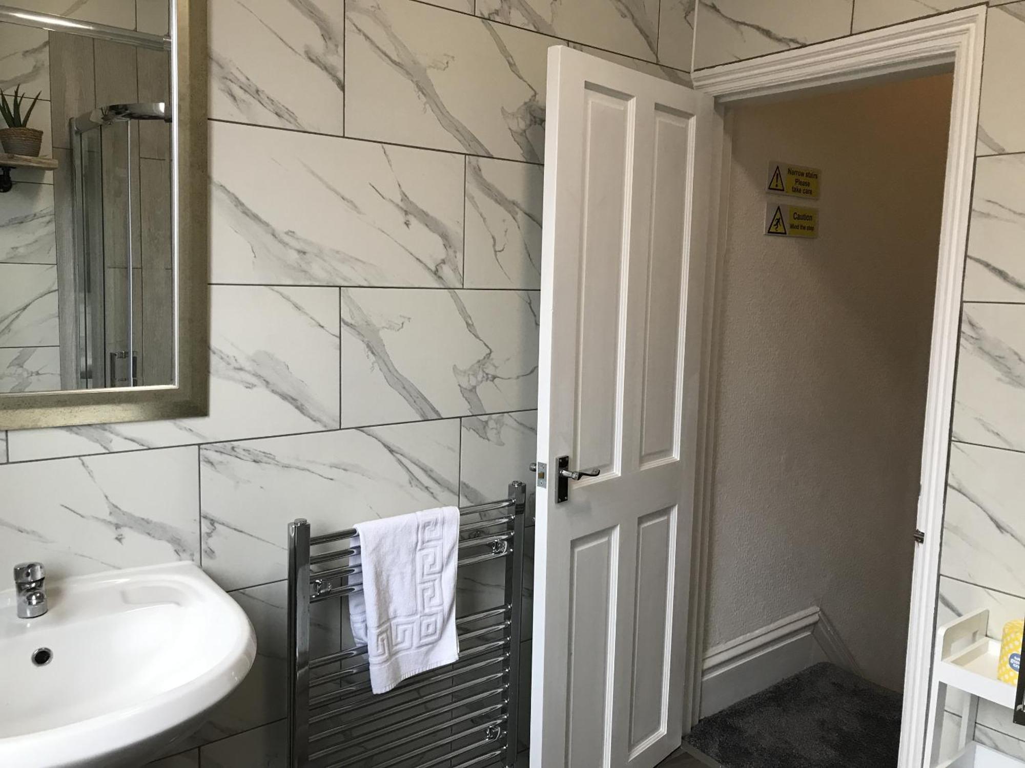 Bright Spacious 3-Bed With Office & Patio, Preston بريستون المظهر الخارجي الصورة
